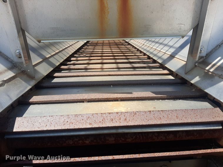 image for item DO3091 2011 Peterbilt 365  dump truck