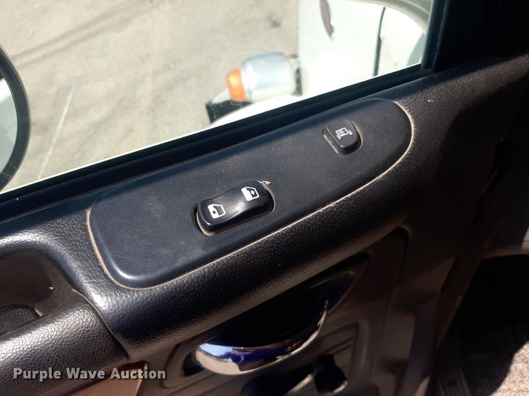 image for item DO3091 2011 Peterbilt 365  dump truck