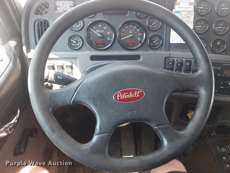 image for item DO3091 2011 Peterbilt 365  dump truck