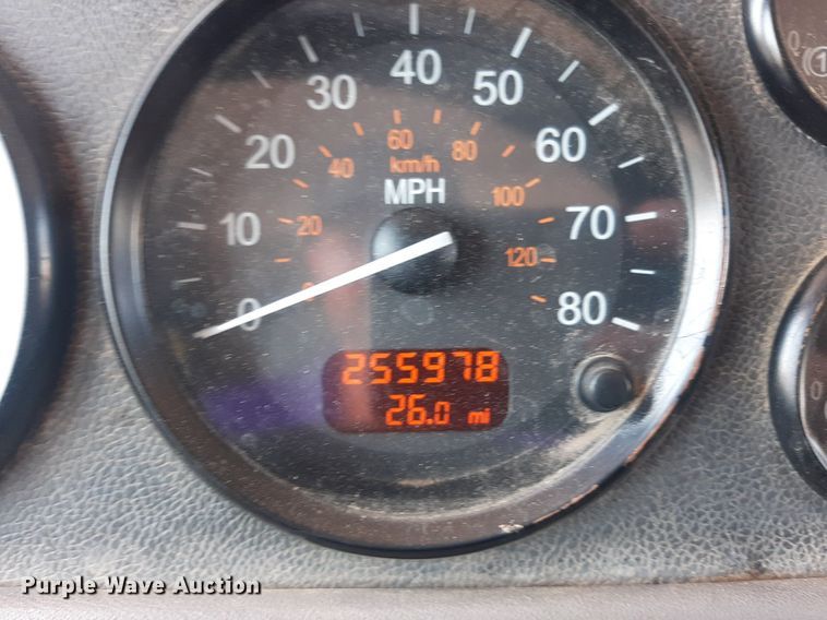 image for item DO3091 2011 Peterbilt 365  dump truck