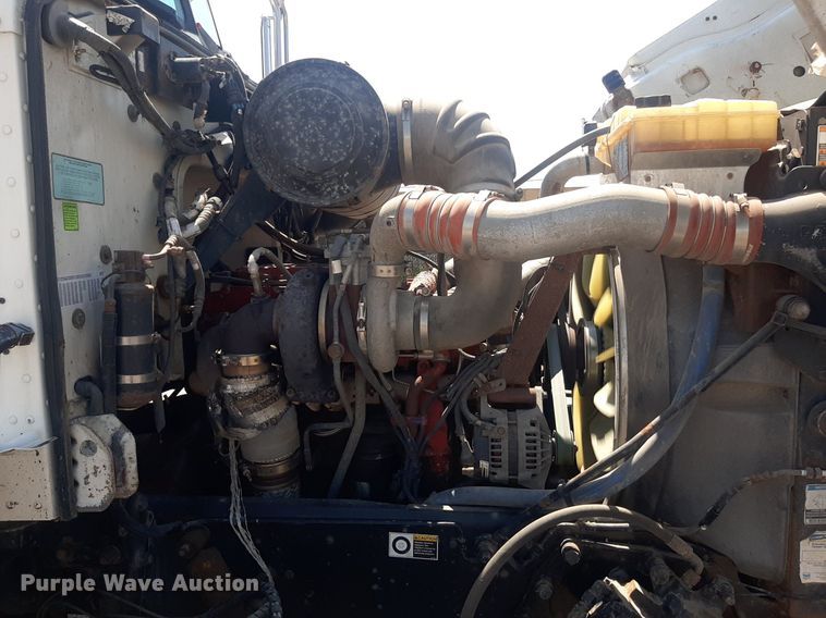 image for item DO3091 2011 Peterbilt 365  dump truck