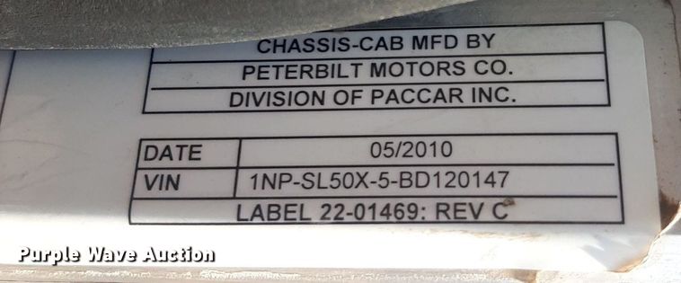 image for item DO3091 2011 Peterbilt 365  dump truck