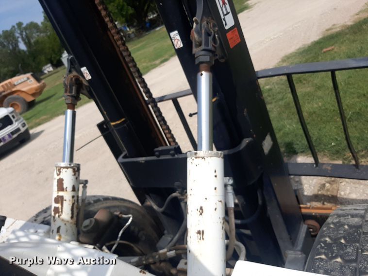 image for item DO3110 Wiggins WD84UV  forklift