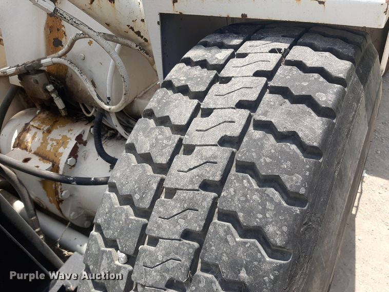 image for item DO3110 Wiggins WD84UV  forklift