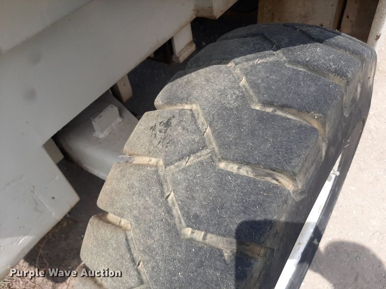 image for item DO3110 Wiggins WD84UV  forklift