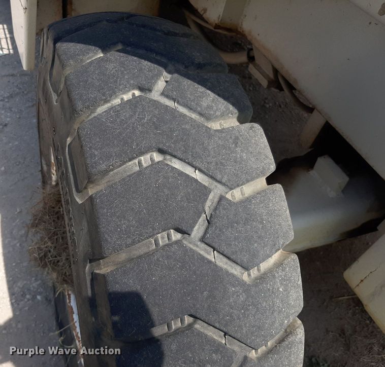 image for item DO3110 Wiggins WD84UV  forklift