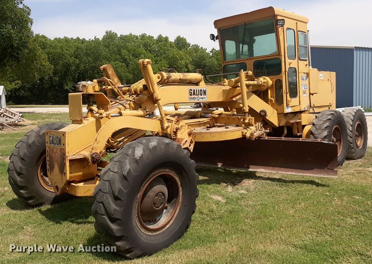 image for item DO3111 1970 Galion T500  rigid frame motor grader
