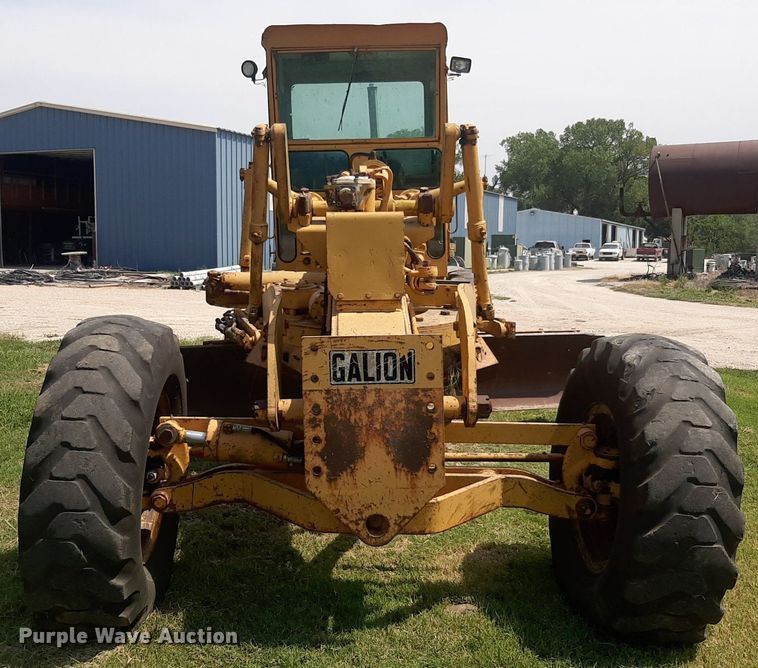 image for item DO3111 1970 Galion T500  rigid frame motor grader