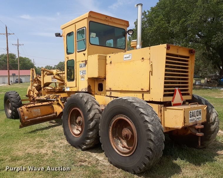 image for item DO3111 1970 Galion T500  rigid frame motor grader