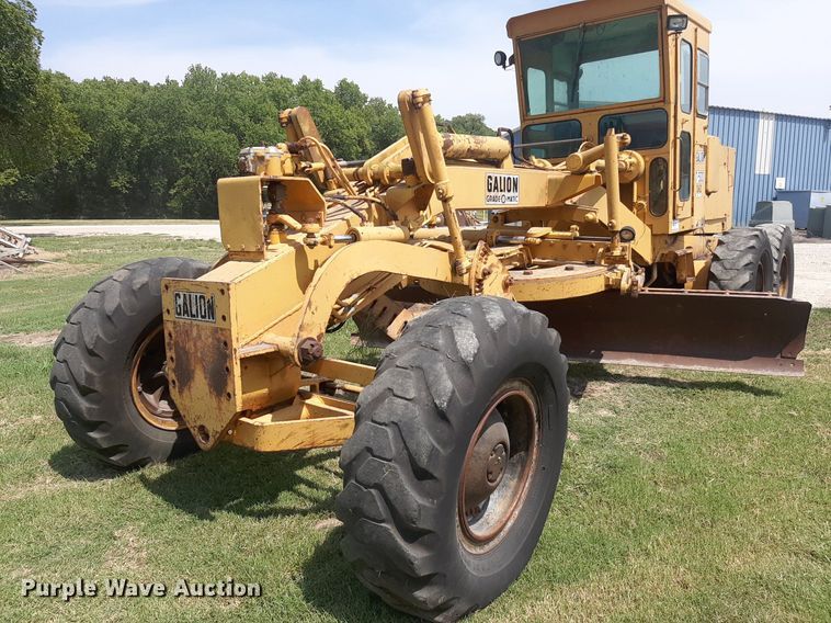 image for item DO3111 1970 Galion T500  rigid frame motor grader