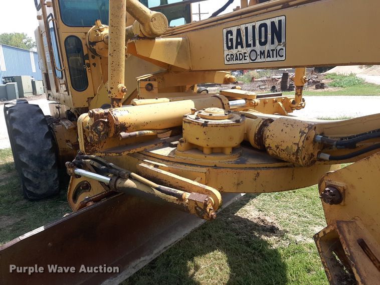 image for item DO3111 1970 Galion T500  rigid frame motor grader