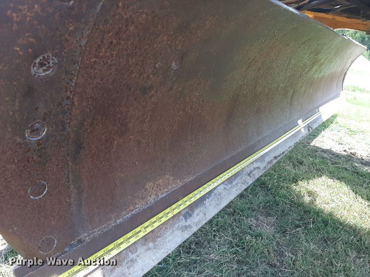 image for item DO3111 1970 Galion T500  rigid frame motor grader