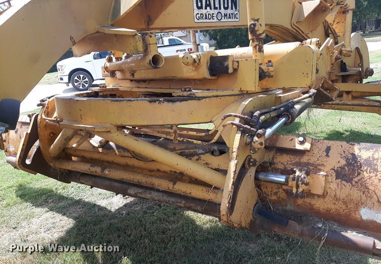 image for item DO3111 1970 Galion T500  rigid frame motor grader