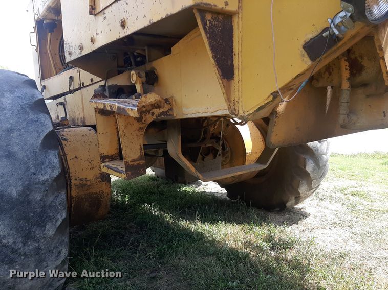 image for item DO3111 1970 Galion T500  rigid frame motor grader