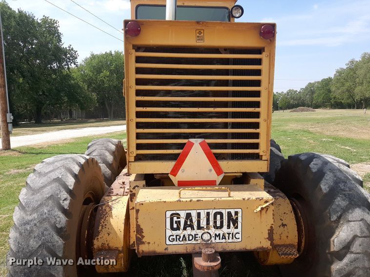 image for item DO3111 1970 Galion T500  rigid frame motor grader