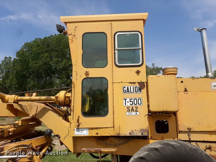 image for item DO3111 1970 Galion T500  rigid frame motor grader