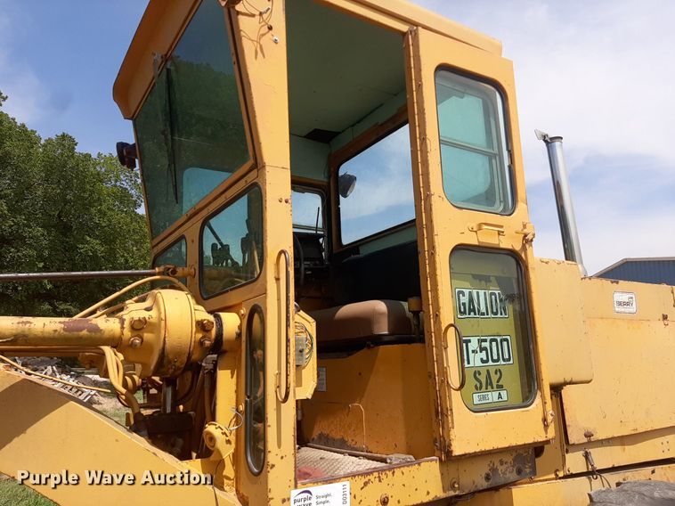 image for item DO3111 1970 Galion T500  rigid frame motor grader