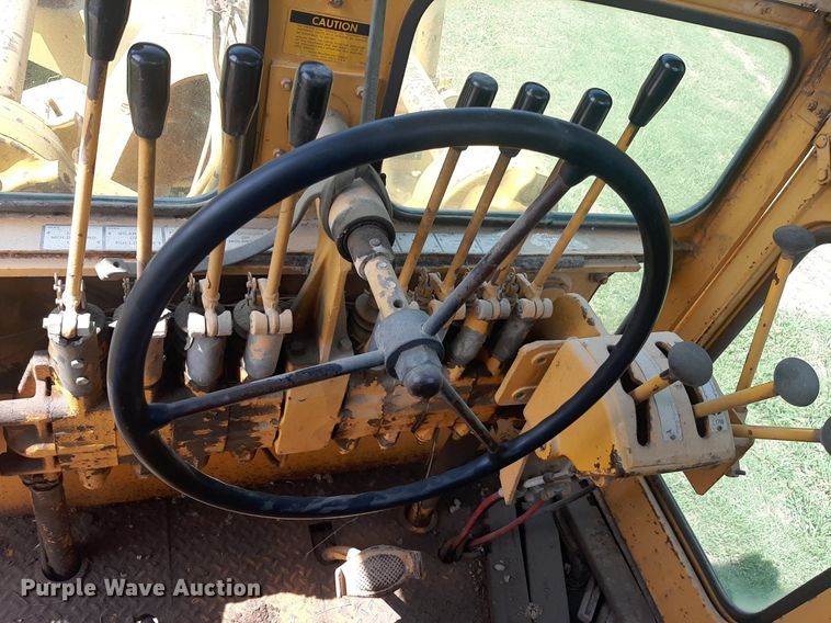 image for item DO3111 1970 Galion T500  rigid frame motor grader