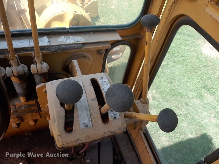 image for item DO3111 1970 Galion T500  rigid frame motor grader