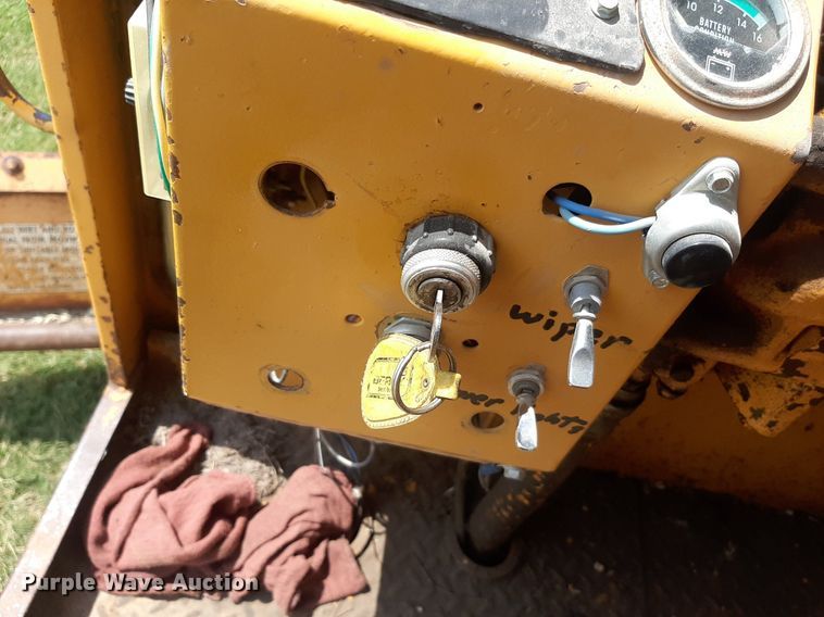 image for item DO3111 1970 Galion T500  rigid frame motor grader