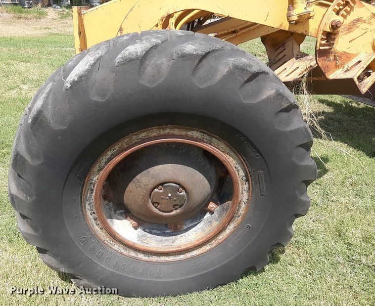image for item DO3111 1970 Galion T500  rigid frame motor grader