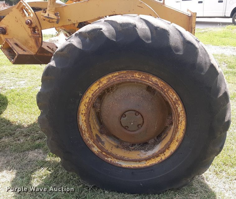 image for item DO3111 1970 Galion T500  rigid frame motor grader