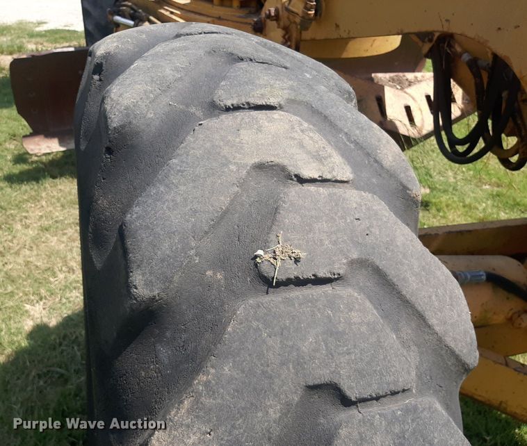 image for item DO3111 1970 Galion T500  rigid frame motor grader