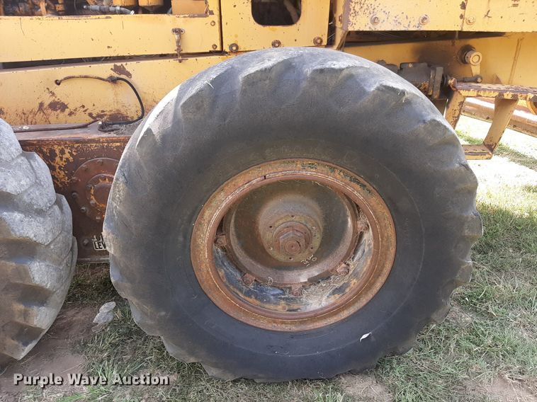 image for item DO3111 1970 Galion T500  rigid frame motor grader