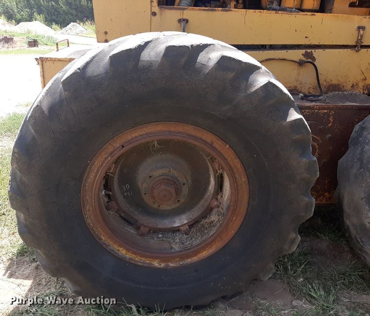 image for item DO3111 1970 Galion T500  rigid frame motor grader