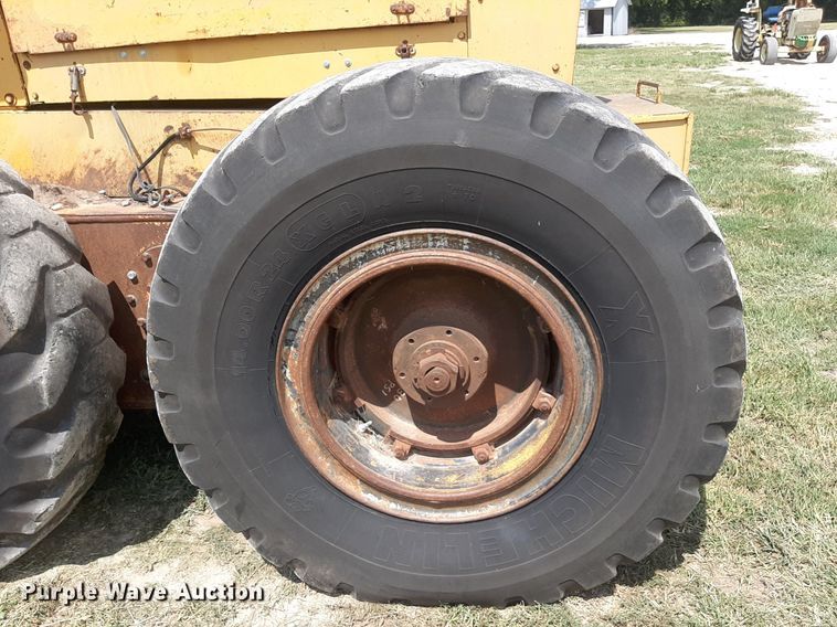 image for item DO3111 1970 Galion T500  rigid frame motor grader