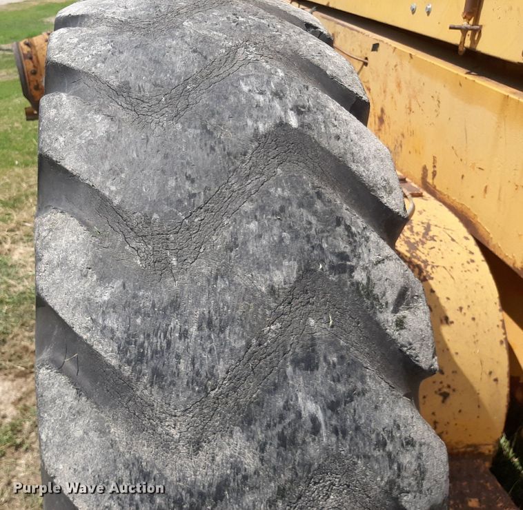 image for item DO3111 1970 Galion T500  rigid frame motor grader