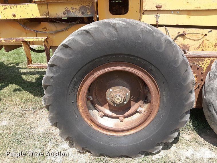 image for item DO3111 1970 Galion T500  rigid frame motor grader
