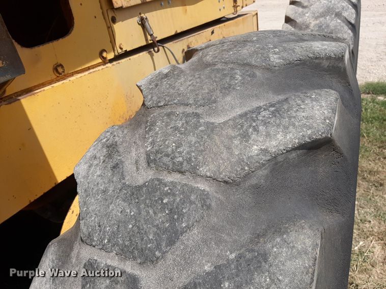 image for item DO3111 1970 Galion T500  rigid frame motor grader