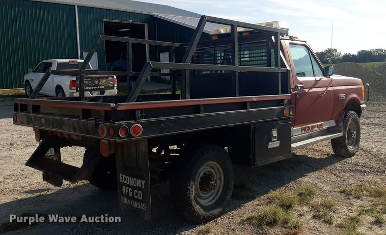 image for item DO3117 1988 Ford F350  flatbed pickup truck