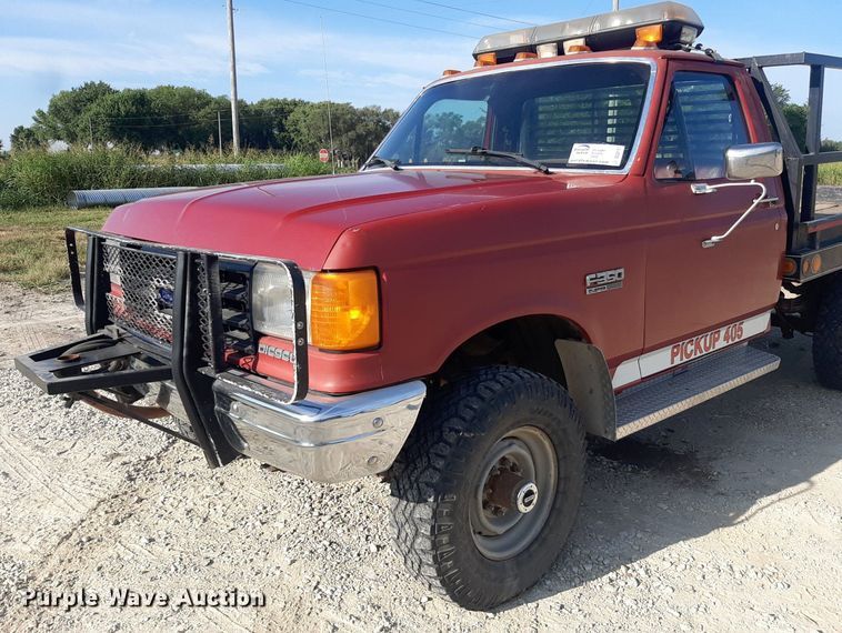 image for item DO3117 1988 Ford F350  flatbed pickup truck