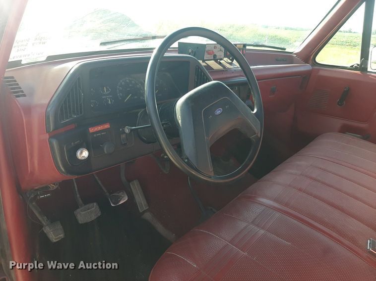 image for item DO3117 1988 Ford F350  flatbed pickup truck