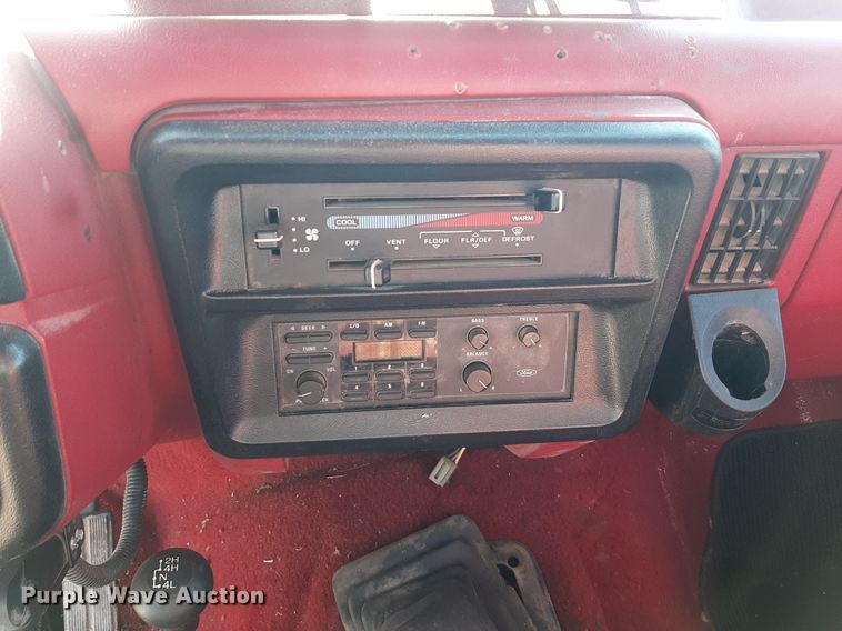 image for item DO3117 1988 Ford F350  flatbed pickup truck