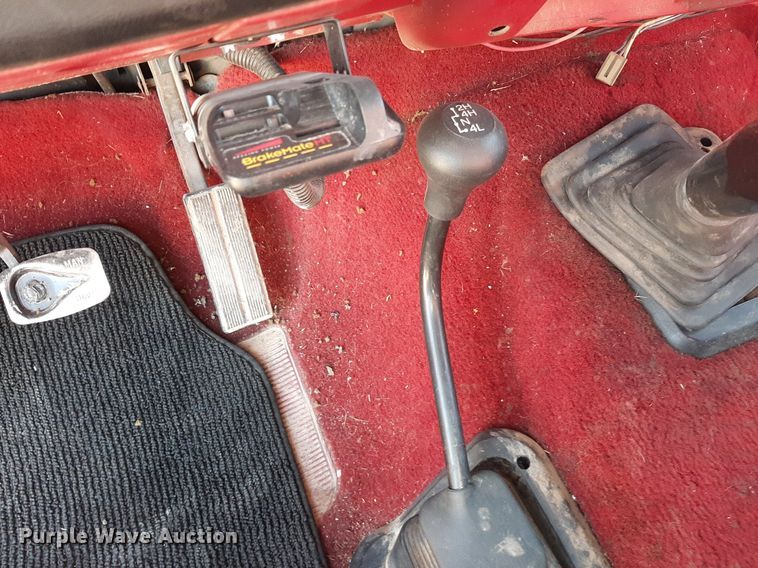 image for item DO3117 1988 Ford F350  flatbed pickup truck