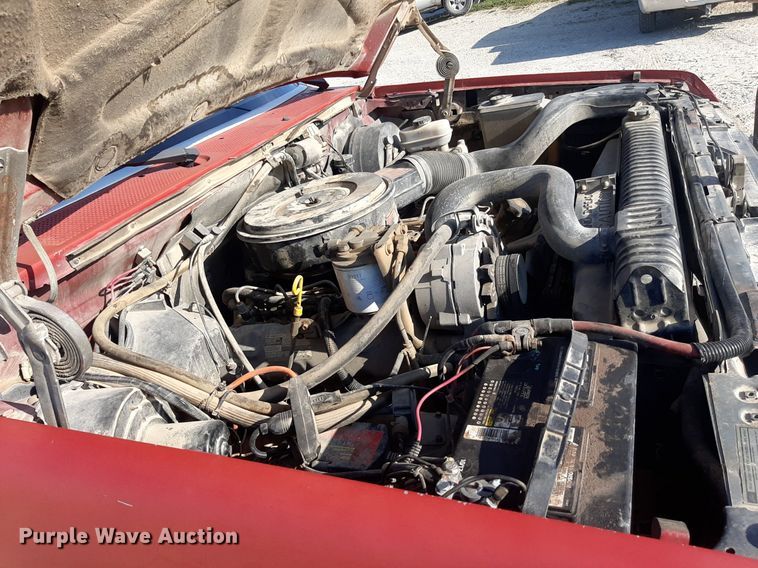 image for item DO3117 1988 Ford F350  flatbed pickup truck