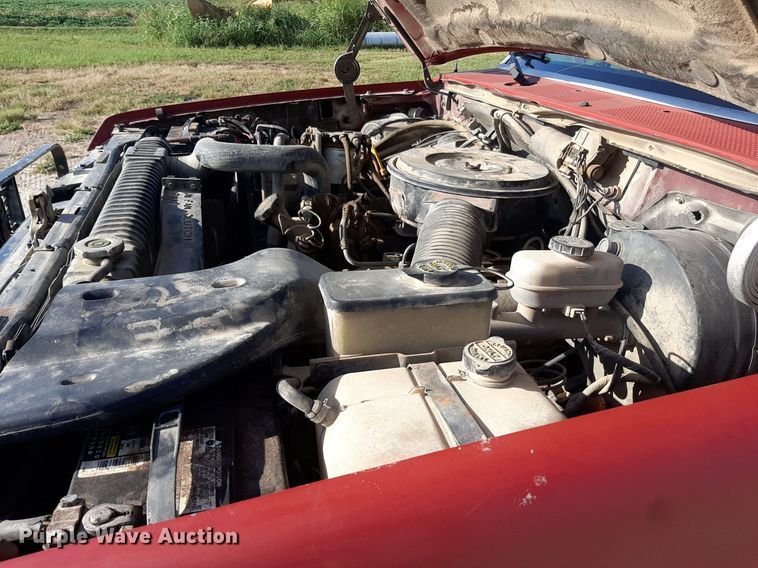 image for item DO3117 1988 Ford F350  flatbed pickup truck