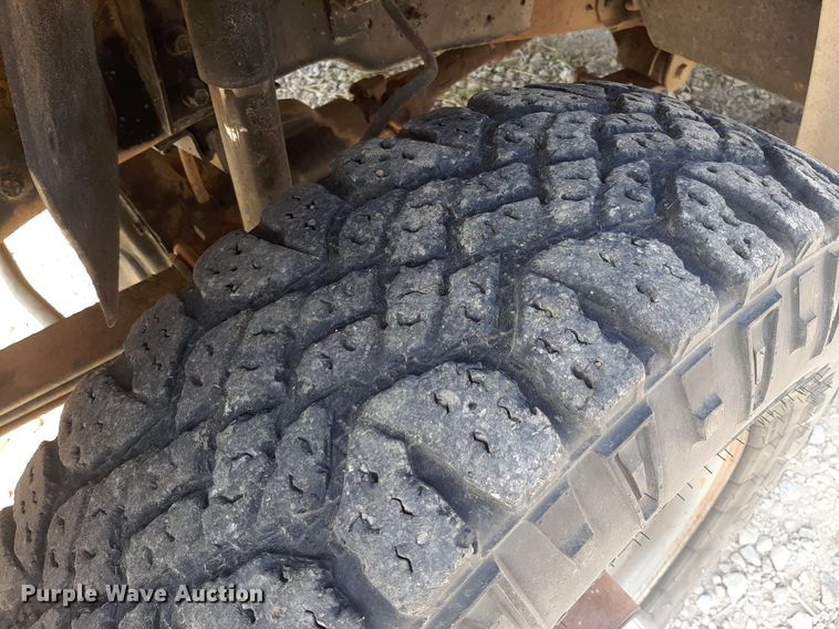 image for item DO3117 1988 Ford F350  flatbed pickup truck