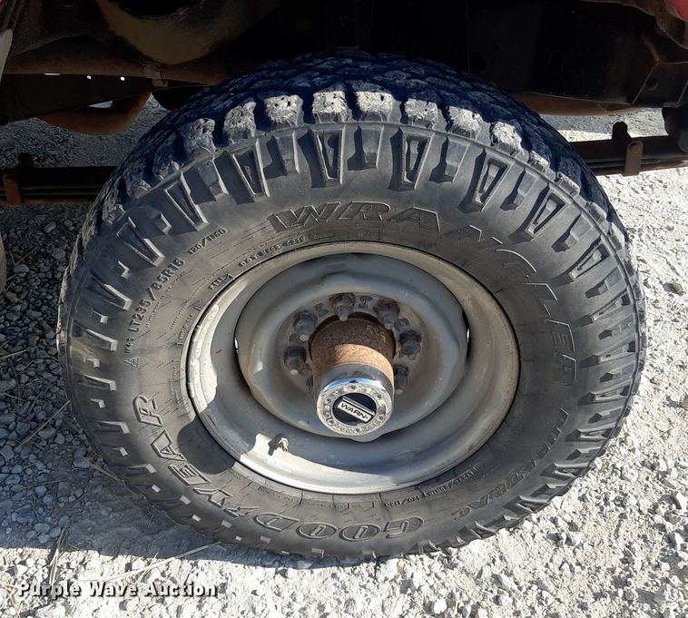 image for item DO3117 1988 Ford F350  flatbed pickup truck