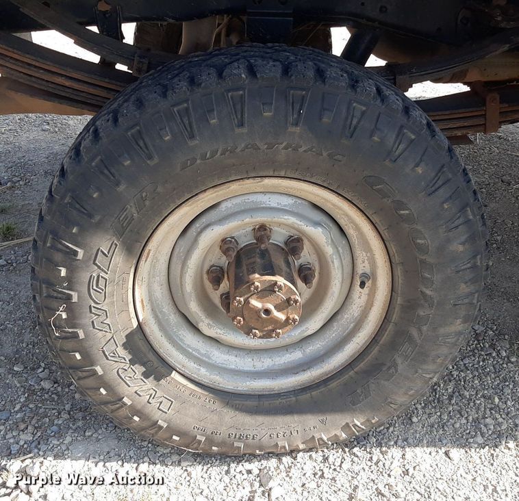 image for item DO3117 1988 Ford F350  flatbed pickup truck