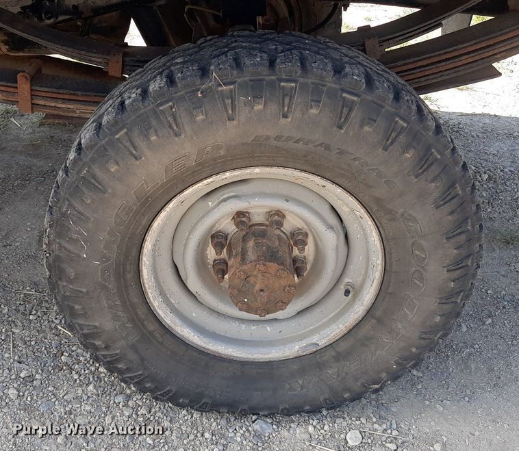 image for item DO3117 1988 Ford F350  flatbed pickup truck