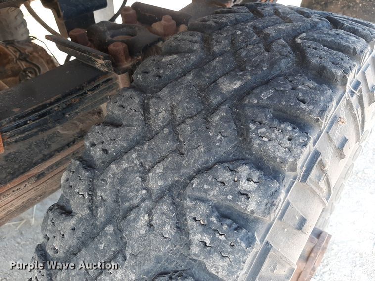 image for item DO3117 1988 Ford F350  flatbed pickup truck