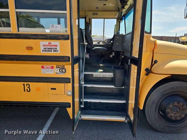 image for item DP2369 2010 IC PB105  school bus