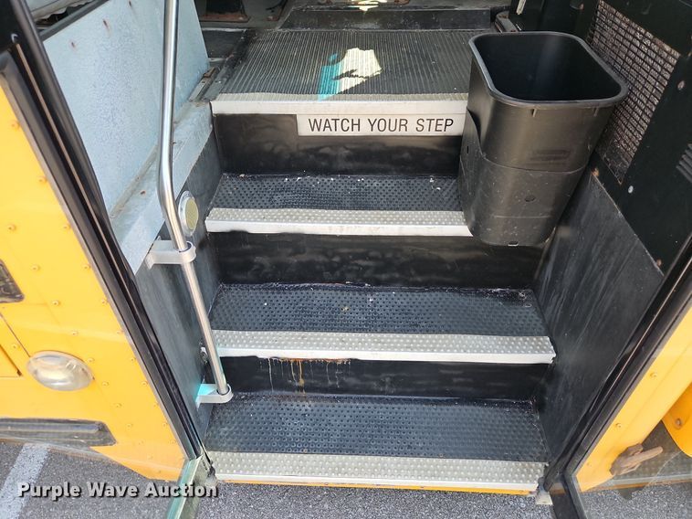 image for item DP2369 2010 IC PB105  school bus