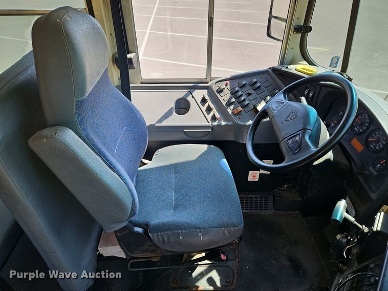 image for item DP2369 2010 IC PB105  school bus