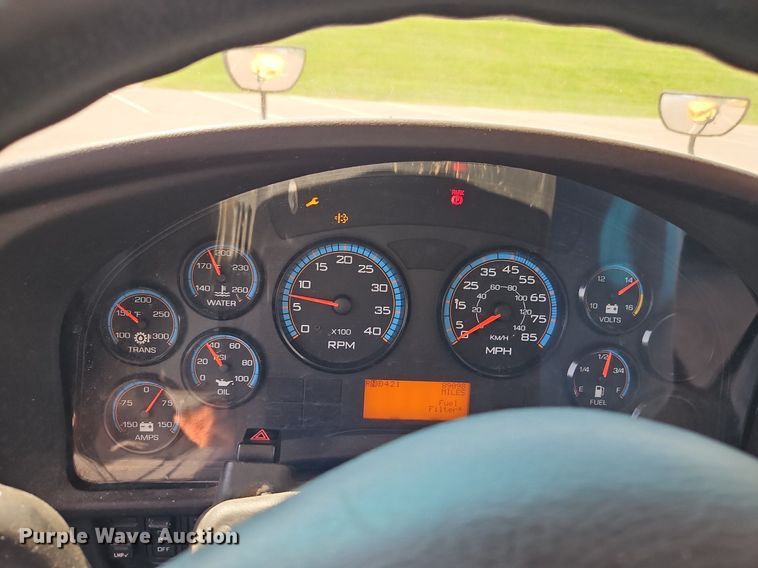 image for item DP2369 2010 IC PB105  school bus