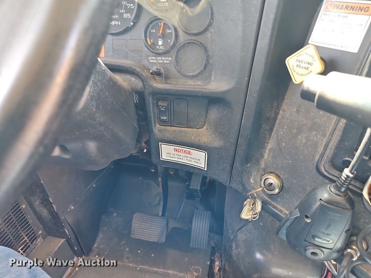 image for item DP2369 2010 IC PB105  school bus